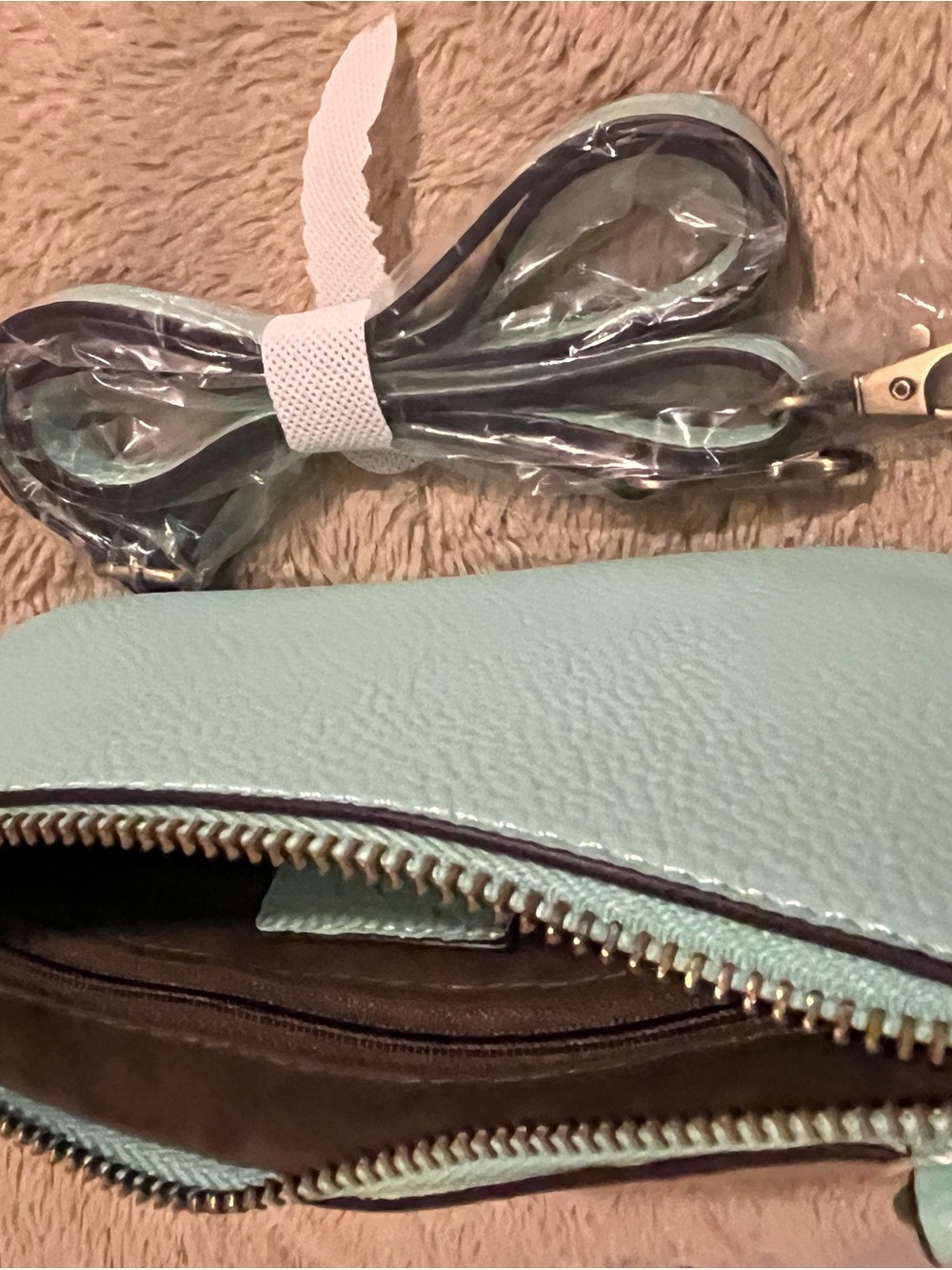 Joy Susan Mint Green Pebbled Wristlet - Picture 5 of 6